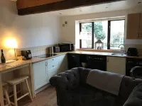 Traditional Lakeland Hideaway Cottage for two, close to the Lakes and Dales Hotels in Milnthorpe