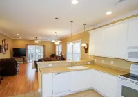 Modern Beach House w/ Ocean View - 2 min walk to the beach!