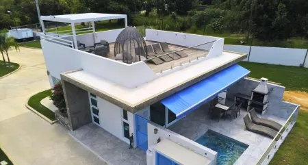 Beach house w/private pool, unit BLUE, full A/C, WiFi, kayaks