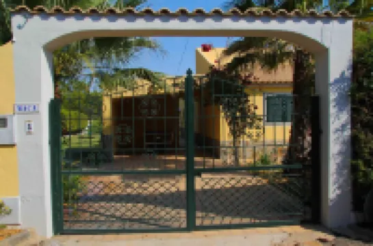 Villa Maça-huge villa perfect for families in 3acre farm near Quinta do Lago