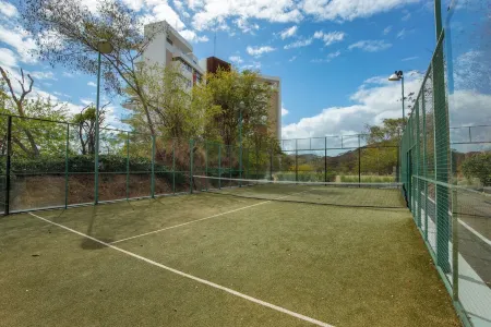 Ocean Views, Outdoor Dining, Beach Club, Wifi, Dog friendly,