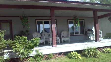 Enjoy the natural splendor and outdoor thrills in the quaint town of Lupton, MI. Отели в г. Lupton