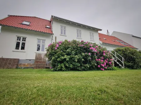 Aamølle Gæstgiveri Отели в г. Мариагер-фьорд