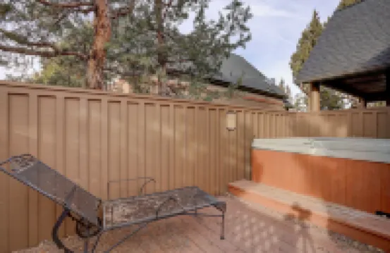 Forest Ridge 2 Bedroom Home by RedAwning