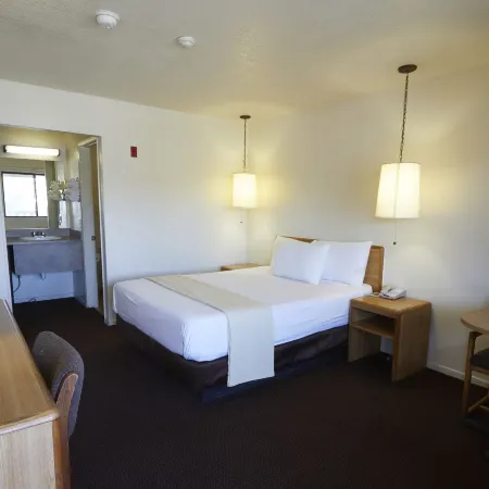 E-Z 8 Motel Newark
