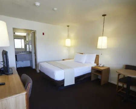 E-Z 8 Motel Newark Hotels in Newark