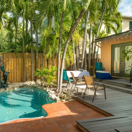Suite Dreams Inn by the Beach