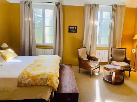 Hôtel de Mirmande Отели в г. Клиускла