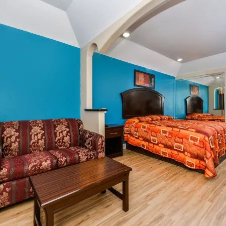 Scottish Inn and Suites Highway Six South Отели рядом с достопримечательностью «Торговый центр "Уэст-Оукс"»