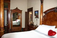 Angels Nest Bed and Breakfast Hotels in Weatherford