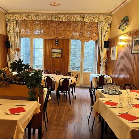 Hôtel Restaurant les Arcades