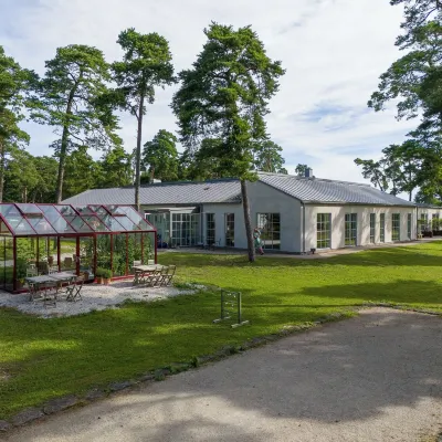 Strandakar Hotell & Restaurang Hotels near Valar fyr