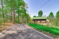 3 Mi to Marina: Cabin w/ Hot Tub in Byrdstown! - Boutique