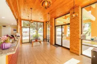 River Valley Motor Inn Hotels near The Quilted Skein - Quilt Shop near Houston & Austin TX