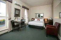 Oscars Hotel and Cafe Bar Hotels in Ballarat Central