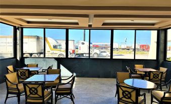 Kavia Meoqui Hotel & Suites