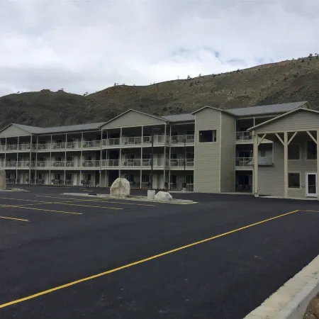 Yellowstone Big Rock Inn