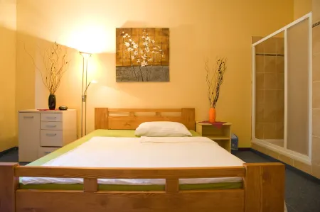 Club Hotel Praha Отели рядом с достопримечательностью «Кафедральный собор Святых Кирилла и Мефодия»