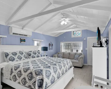 Tropical Cottages Hotels in Marathon