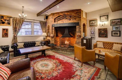 Fox & Hounds Country Hotel - 3-Star