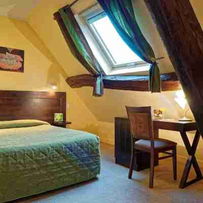 Hôtel Des Trois Maures Rooms