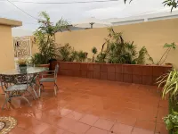 STUDIO  Walking distance to beach.