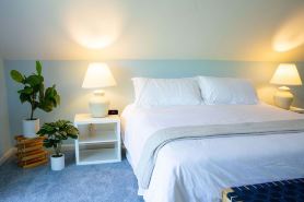 Lakefront w/Dock! Family Friendly Amenities, Close to skiing and Hudson, NY