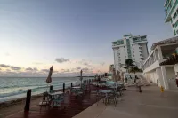 Exclusive Beachfront Condo in Cancun