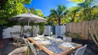 Noosa Parade Townhouse w/ Terrace by Stay Noosa