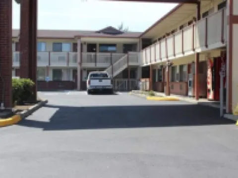 Kings Motor Inn Hotels in Fife