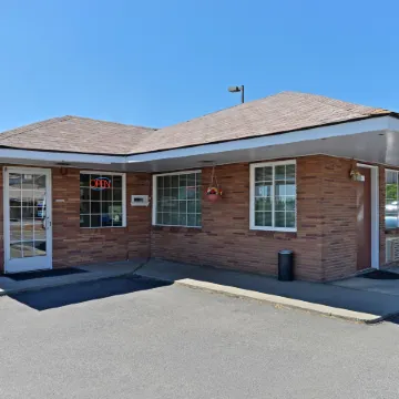 Majestic Inn & Suites