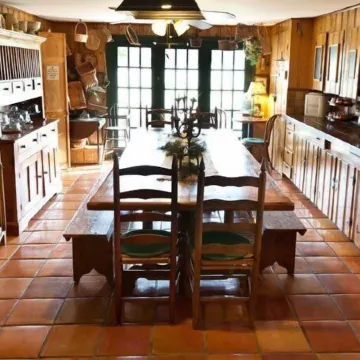 Country Woods Inn