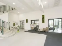 Résidence Seniors Stella - Les Berges de Seine / Zenao Appart'hôtel Hôtels à proximité de : Centre de Congrès de l'Aube