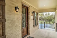 Diamondhead Condo - Marina, Pool Access & Golfing!