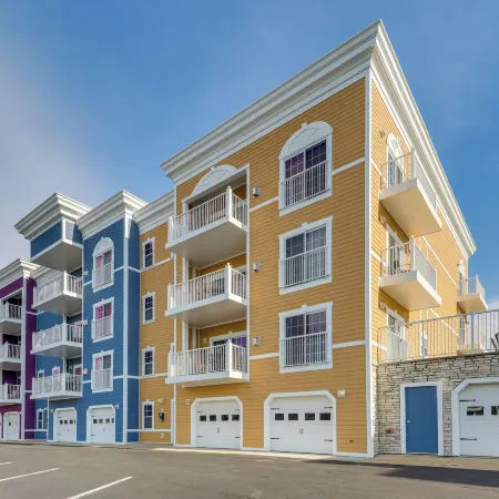 Idyllic New Buffalo Condo Walk to Beach and Shops!