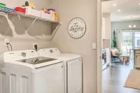 Spacious Home w/ Patio Near Fishers! - Pools