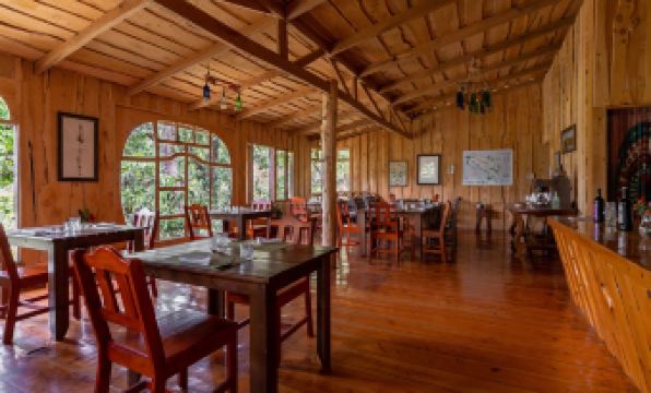 Cedrela Eco-Lodge & Restaurante