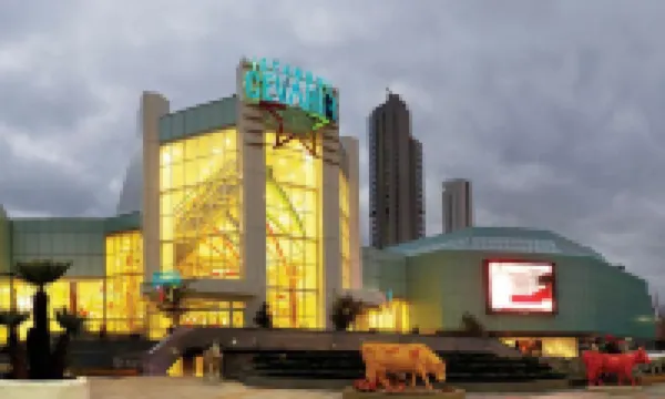 Ramada Hotel & Suites by Wyndham Istanbul Sisli Hotels in Istanbul