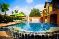 Hotel Toscana Trat Hotels in Trat