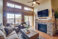 Winter Park Chalet w/ Hot Tub + Free Shuttle! - Pet friendly