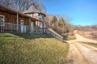 Rustic Iowa Cabin 10 Mi to Maquoketa Caves - 3-Star