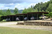 Fattoria di Belvedere - parking