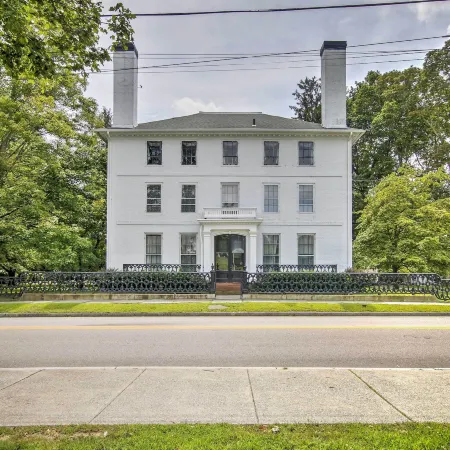 Elegant Norwich House w/ Billiards Room & Ballroom