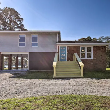 Riverfront New Bern House Gourmet Kitchen and View!