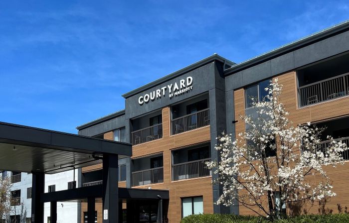 Courtyard Burlington Williston