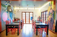 Funk Bunk Mount View Lodge Hotels in Ampitiya