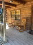 "Bearly Beehavin" 2-bdrm 1 bthrm cabin  with WiFi, AC.  Unwind & relax in ConCan