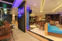 The Crystal Beach Hotel - piscina