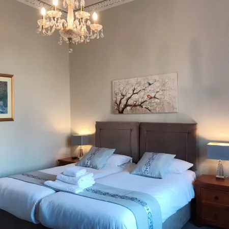 Alexander Guest House Отели рядом с достопримечательностью «Престонфилд»