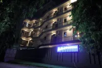 래디언트 블루 호텔, 섹터 70 PEACEFUL LIBRARY(NOIDA EXTENSION,NEAR GAUR CITY, CROSSING REPUBLIC, SHAHBERI PULIA, EK MURTI)) 주변 호텔